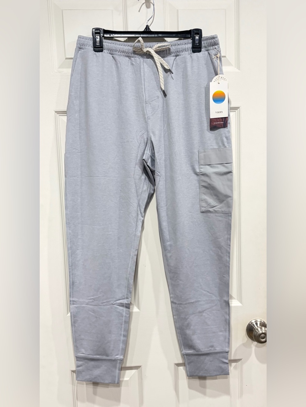 Vuori Men's Medium Sunday Utility Jogger Light Grey NWT Elastic Waistband Pocket